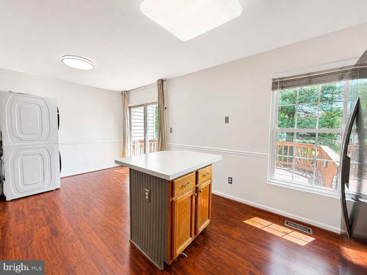 8268 Vermont Pl - Photo 7 of 29