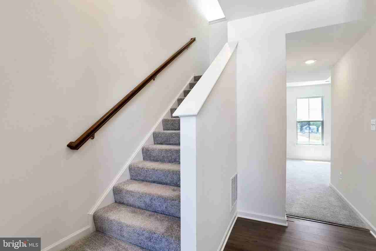 88 Mossdale Blvd - Photo 2 of 40
