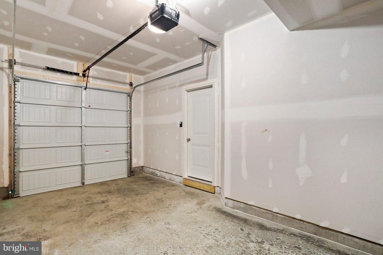 88 Mossdale Blvd - Photo 4 of 40