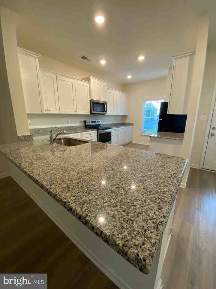 697 Rivanna Run - Photo 5 of 44