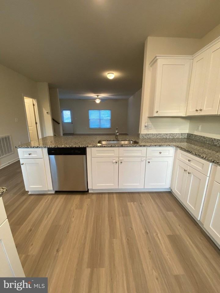 697 Rivanna Run - Photo 7 of 44