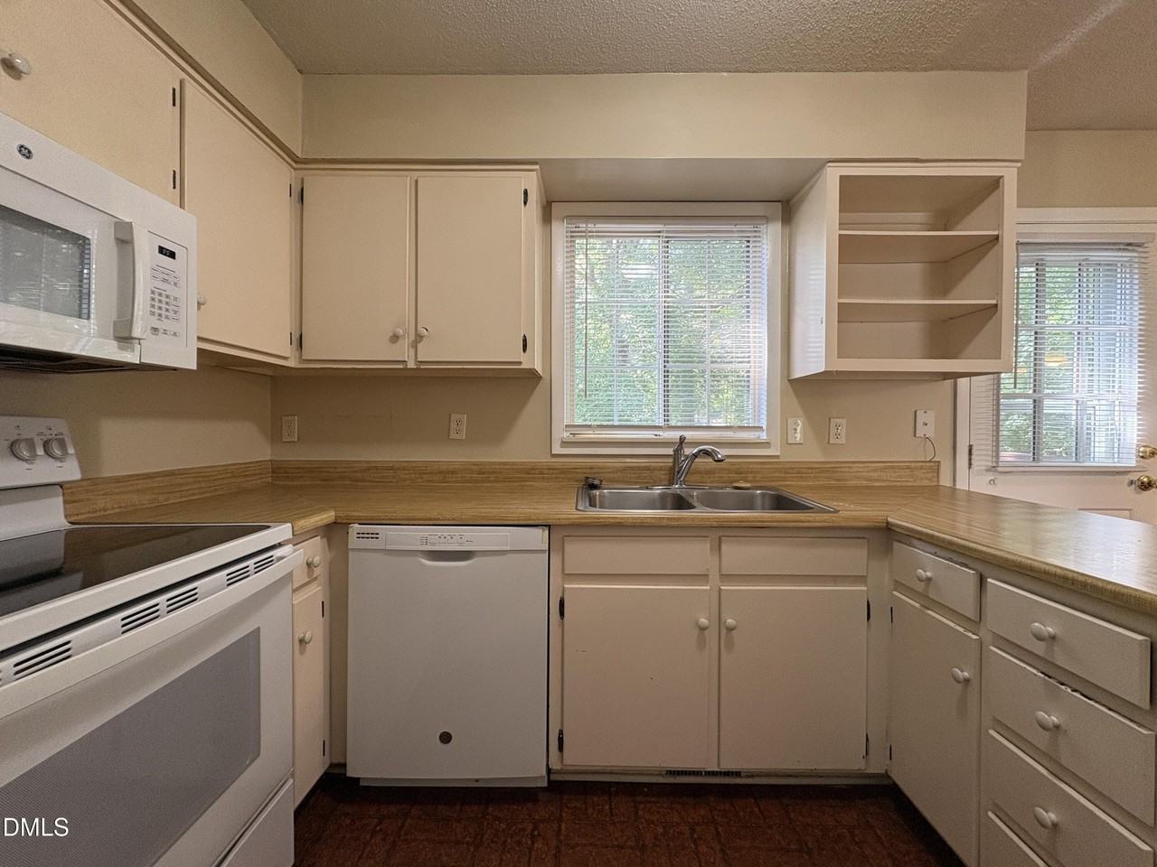 3107 Quinley Pl - Photo 3 of 21