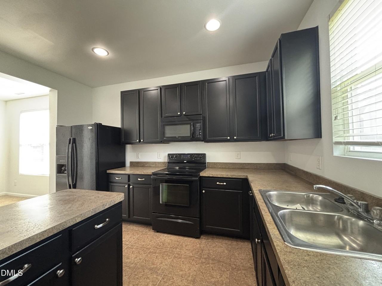 101 Red Bird Dr - Photo 2 of 41
