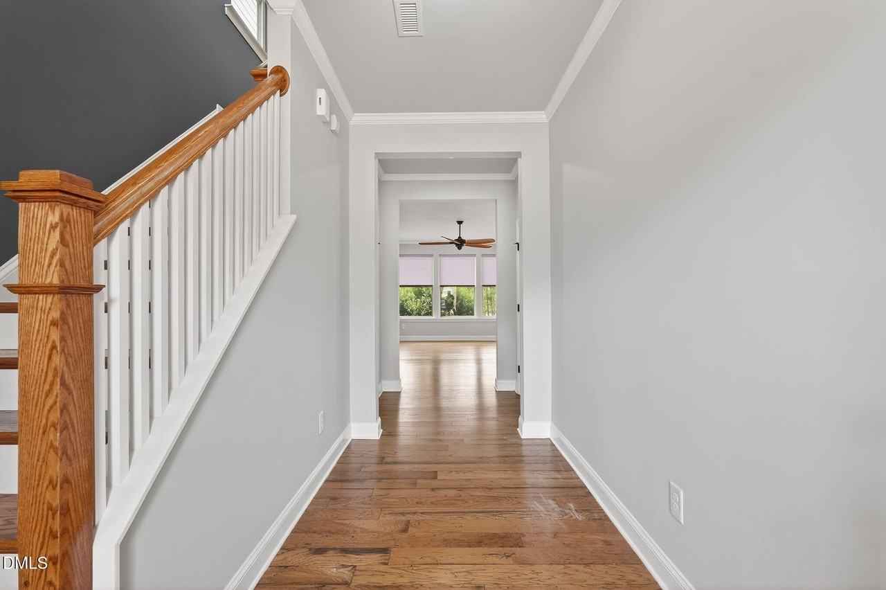 125 Begen St - Photo 6 of 47