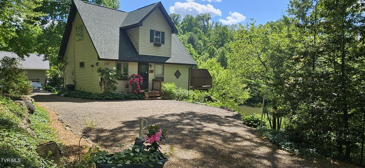 249 Candlewood Ln - Photo 2 of 35