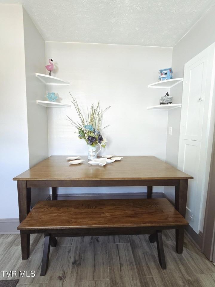 212 W F St #B - Photo 6 of 21