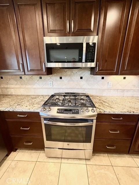24252 Mccoy Rd - Photo 6 of 25