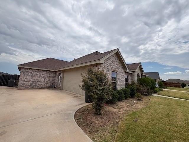 6709 Summerwood Trl - Photo 2 of 20