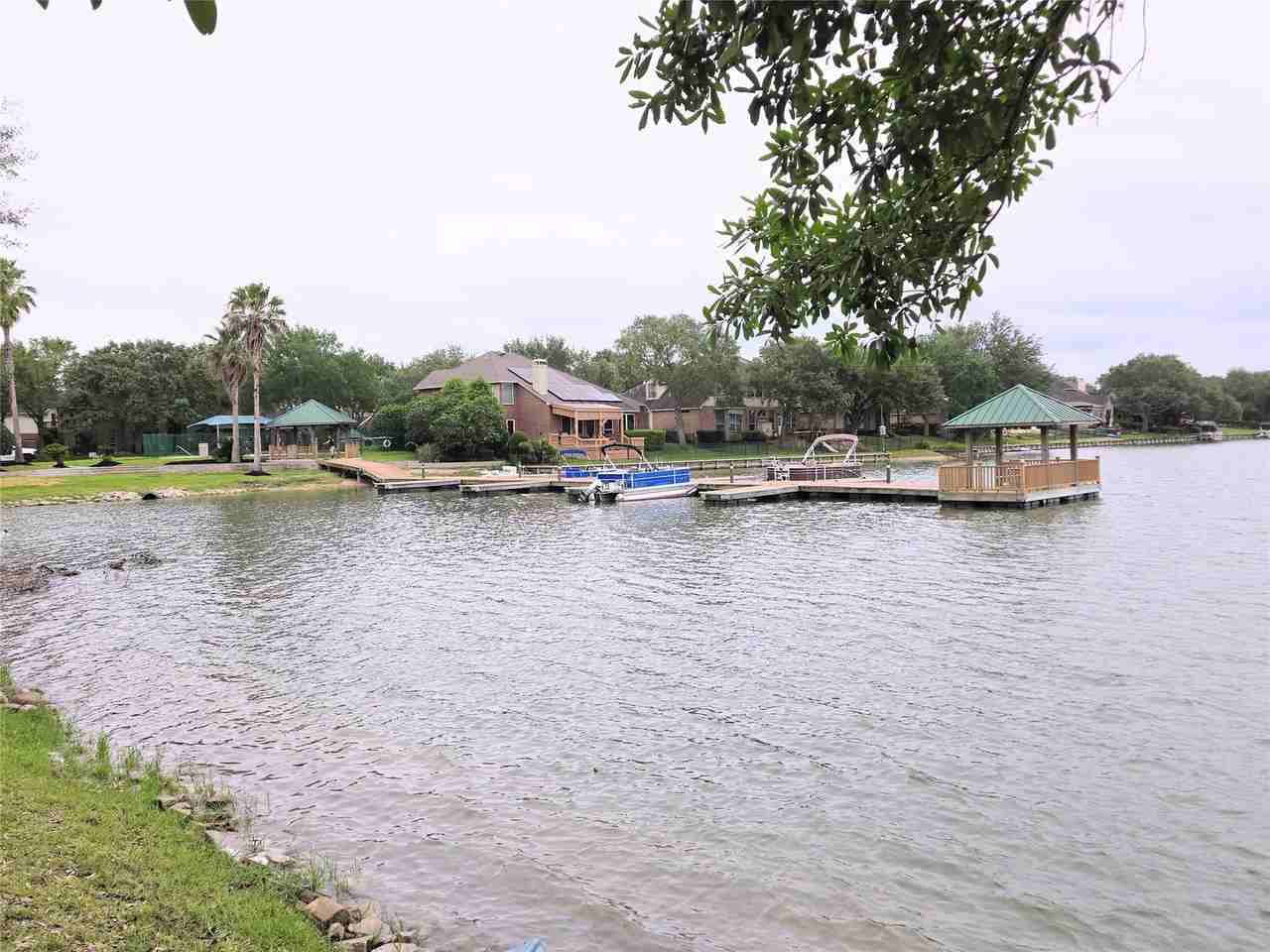 Crystal Lake Cir N - Photo 7 of 8