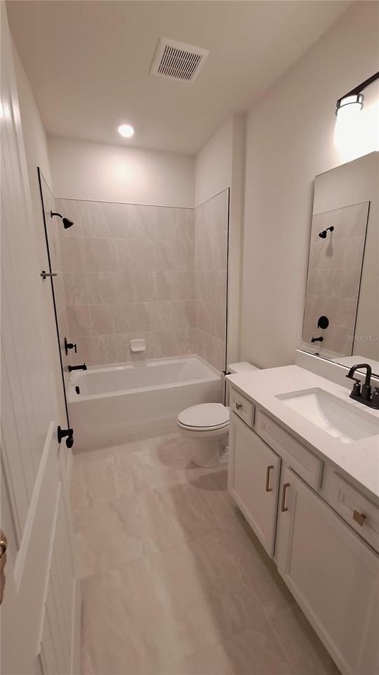 2153 Mossy Vine Ave - Photo 4 of 11