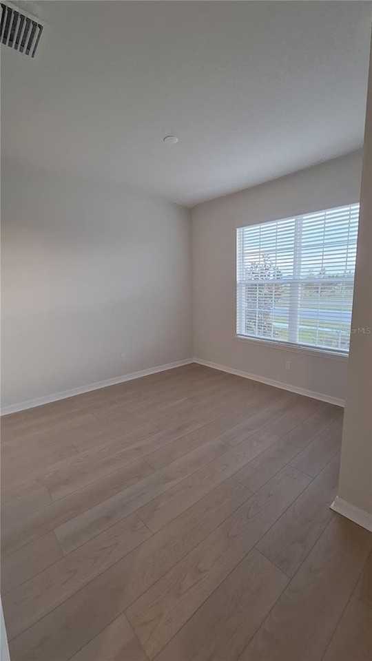 2153 Mossy Vine Ave - Photo 6 of 11