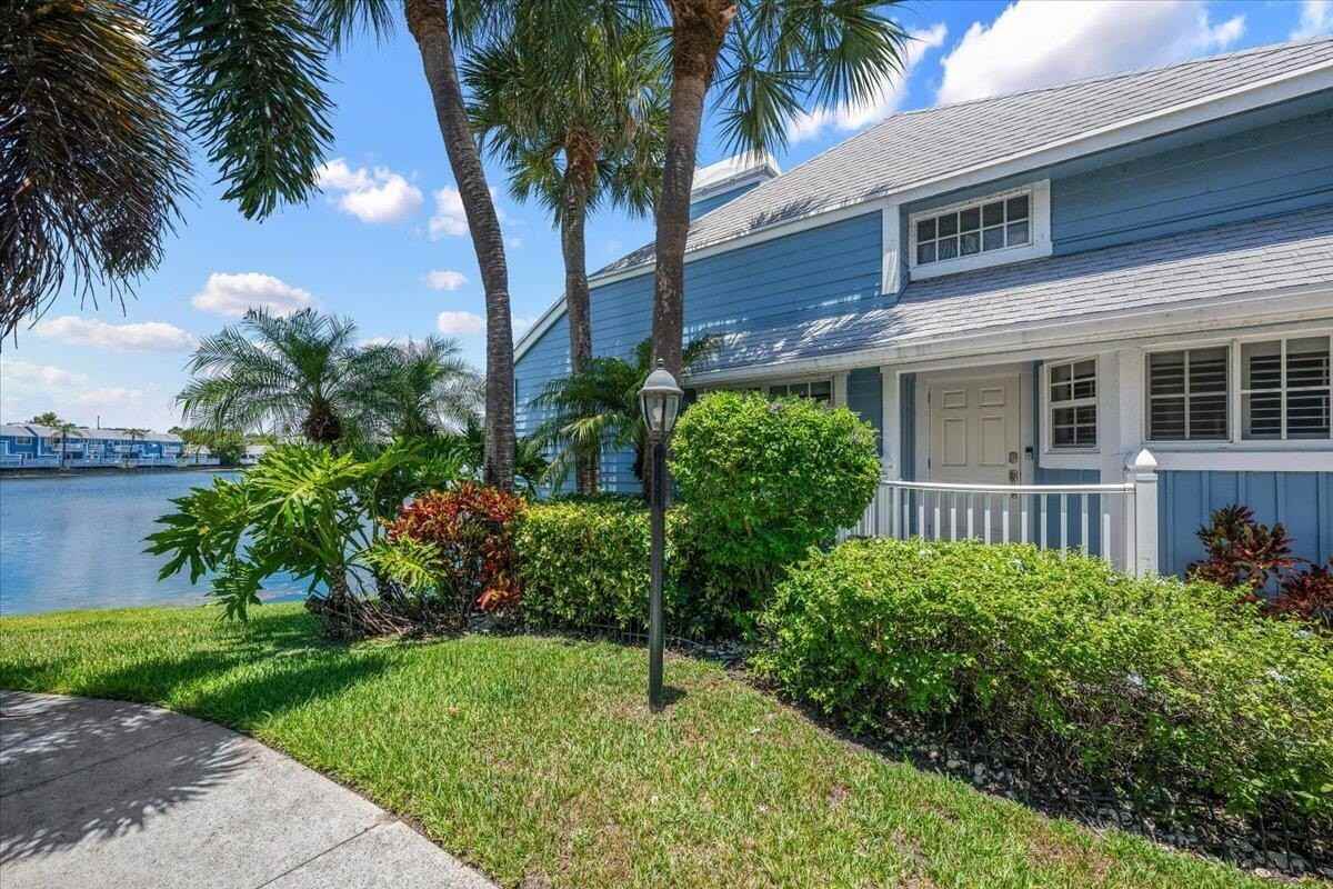 621 Ocean Dunes Cir - Photo 2 of 32