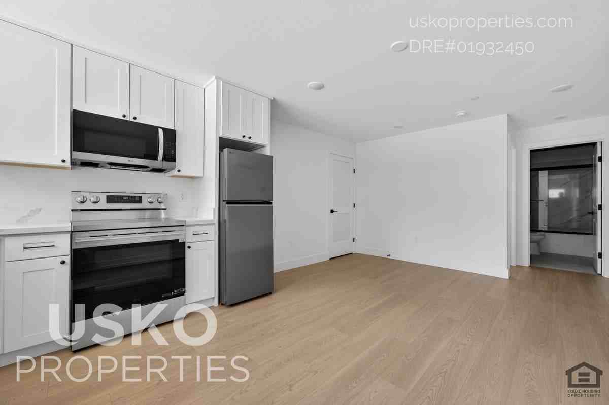 3245 Whale Alley - Photo 6 of 17