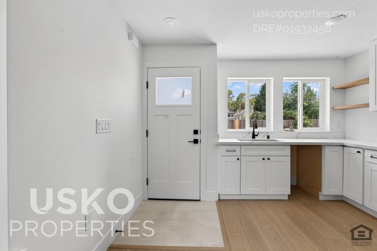 3245 Whale Alley - Photo 7 of 17