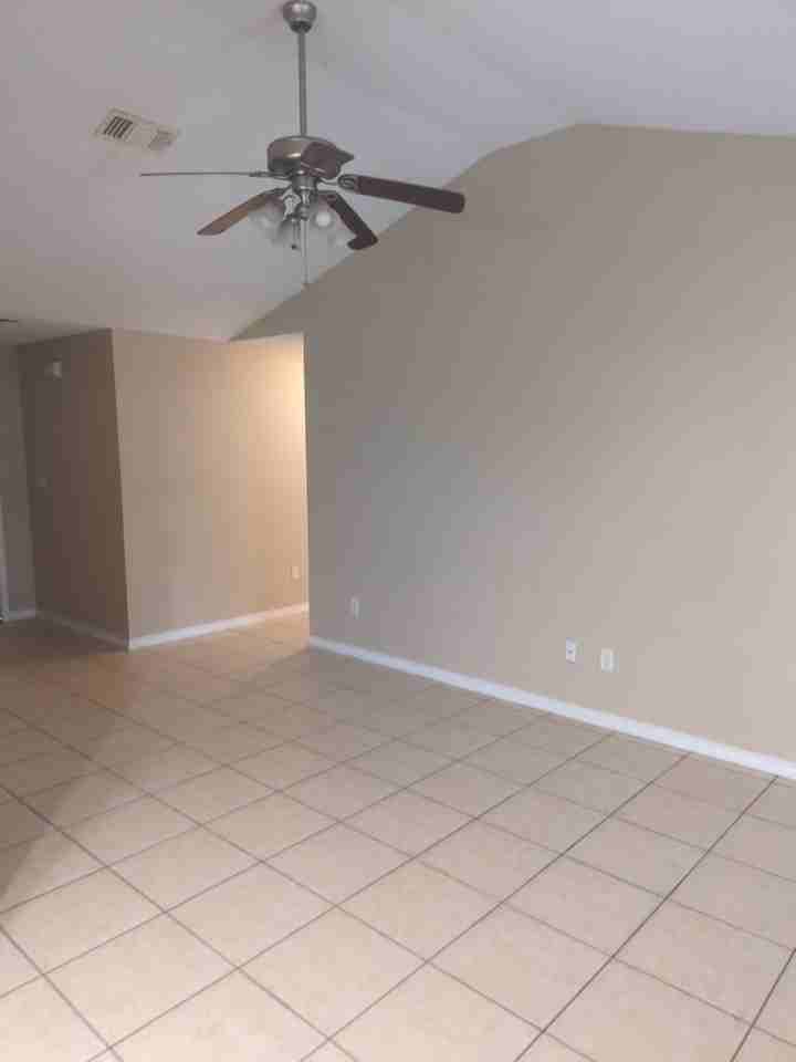 2560 Kingston Rd - Photo 3 of 9