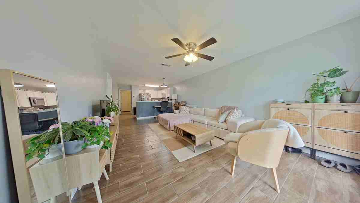 644 Carnathan Ct - Photo 3 of 10