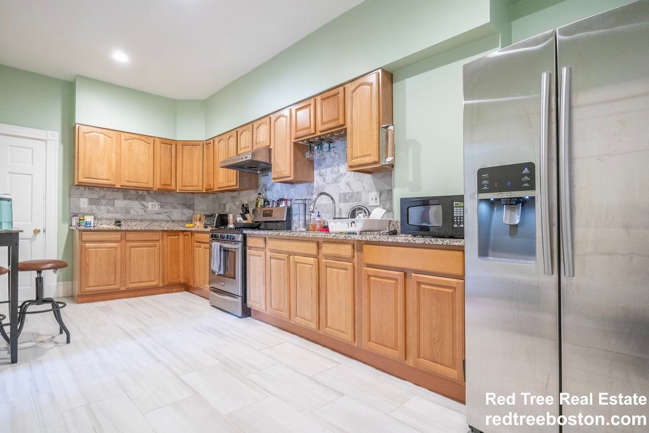 872 Huntington Ave #1 - Photo 2 of 12