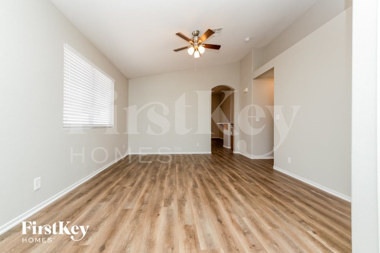 5949 Springmist St - Photo 2 of 19