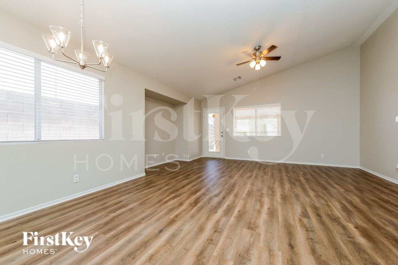 5949 Springmist St - Photo 6 of 19