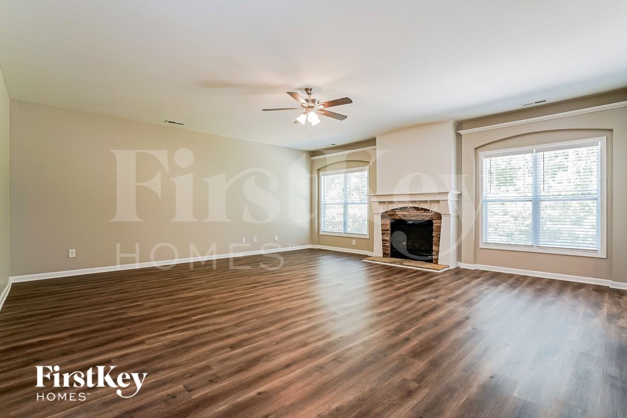 3253 Groveshire Dr - Photo 2 of 19