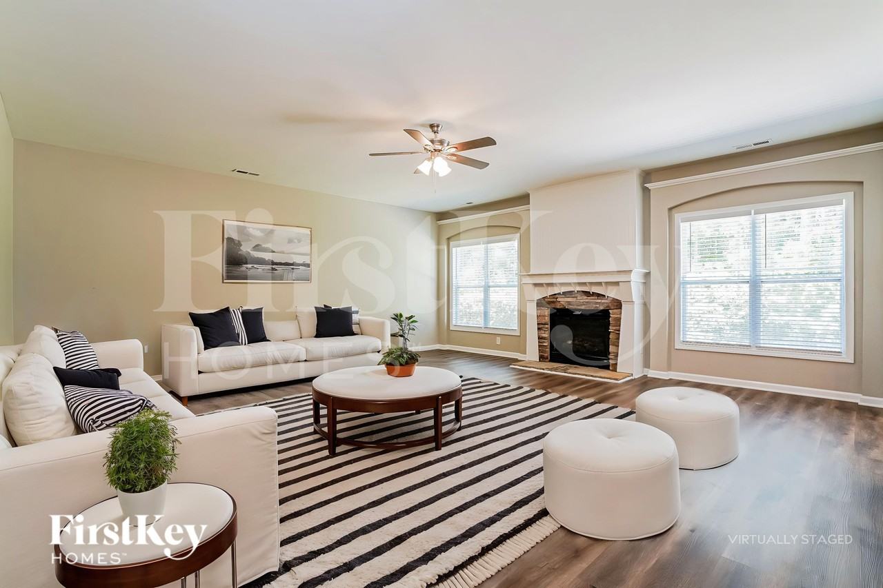 3253 Groveshire Dr - Photo 3 of 19