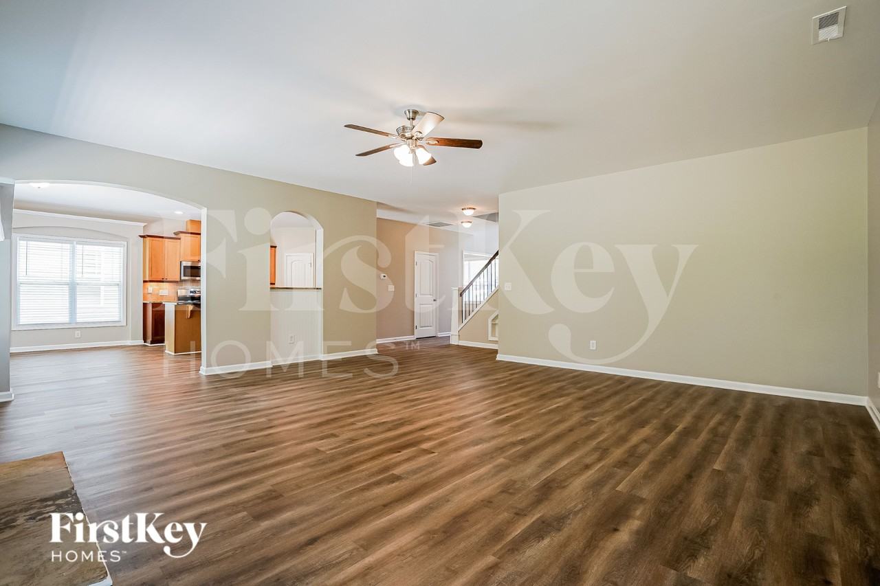 3253 Groveshire Dr - Photo 5 of 19