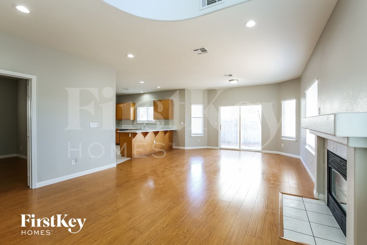 3600 N Tomsik St - Photo 6 of 19