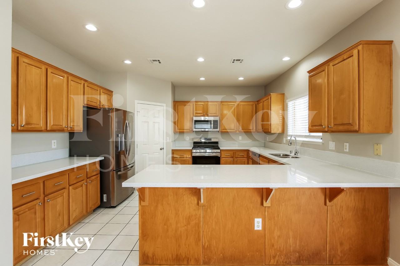 3600 N Tomsik St - Photo 7 of 19