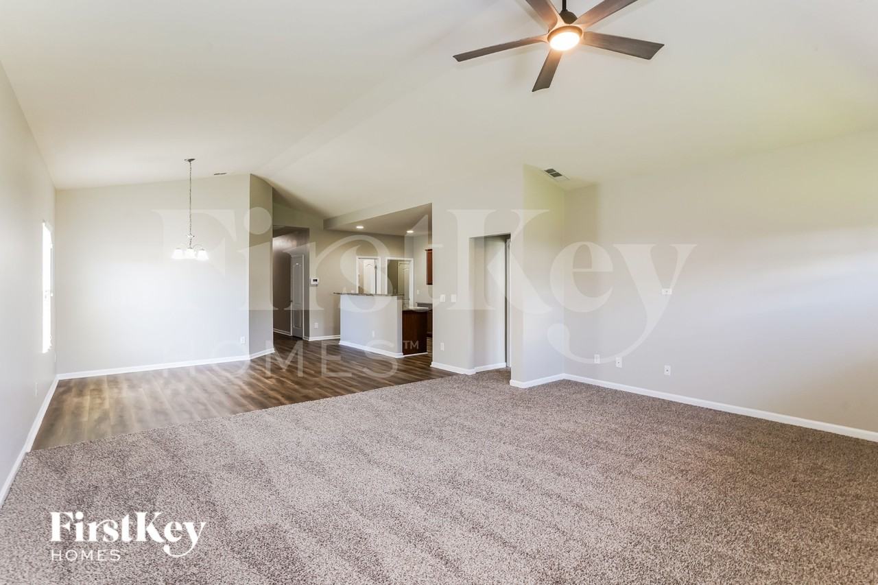3437 Pitchers Ln - Photo 3 of 19