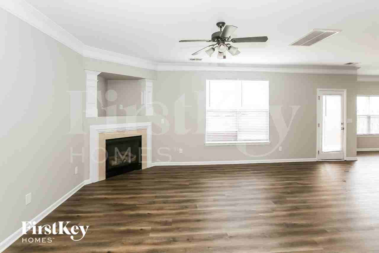 613 Latimer Way - Photo 4 of 16