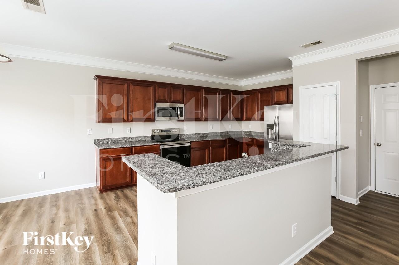 613 Latimer Way - Photo 7 of 16