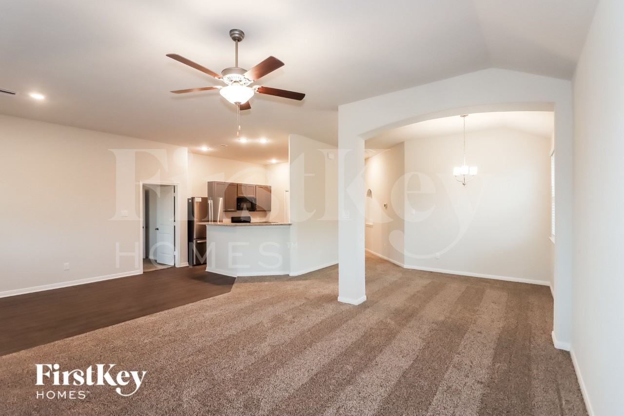 26020 Babe Ruth Dr - Photo 3 of 16