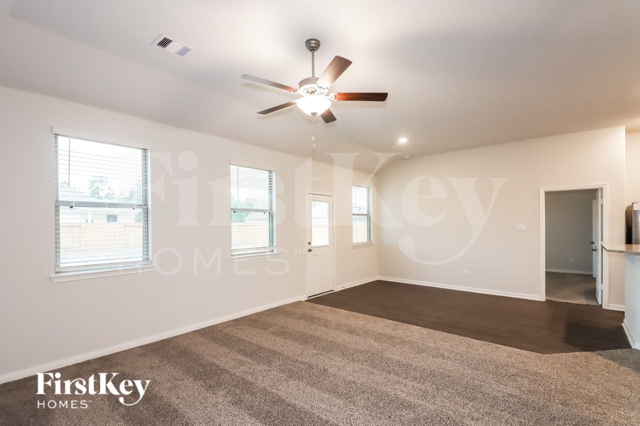 26020 Babe Ruth Dr - Photo 4 of 16