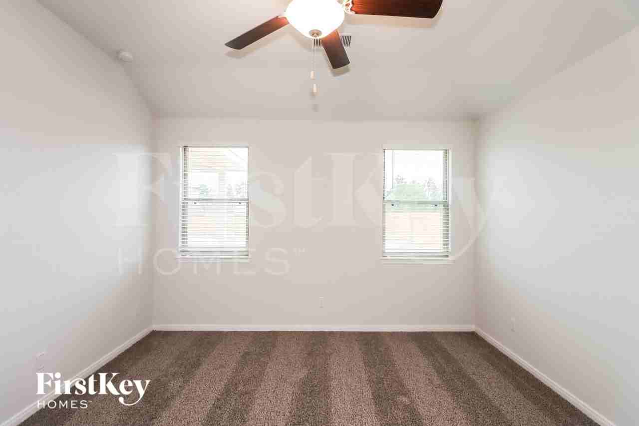 26020 Babe Ruth Dr - Photo 7 of 16