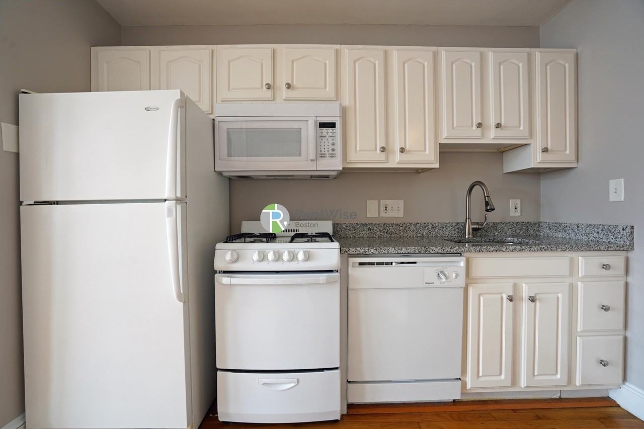 365 Washington St #204 - Photo 3 of 8