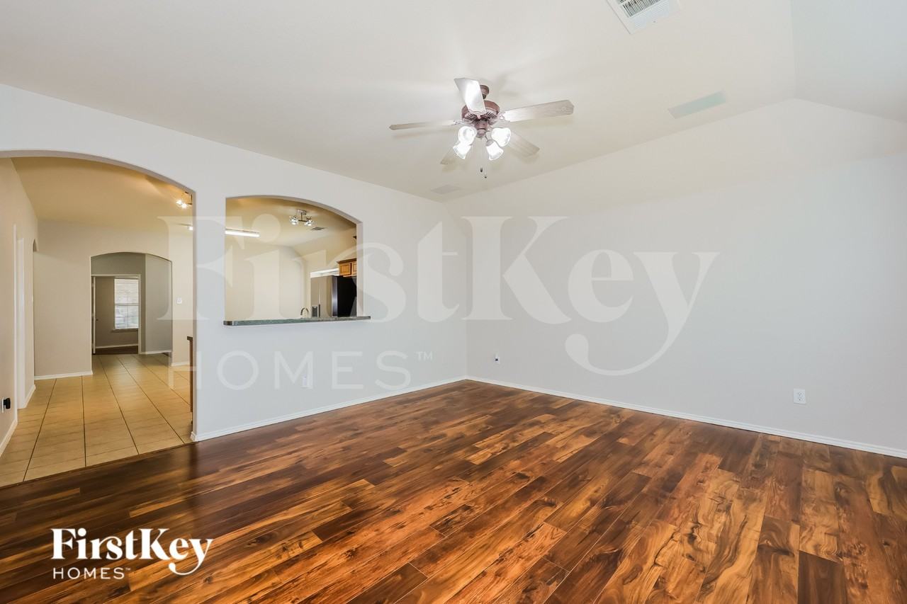8028 Plateau Dr - Photo 3 of 17