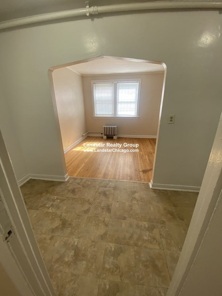 6912 N Ravenswood Ave #1B - Photo 2 of 8