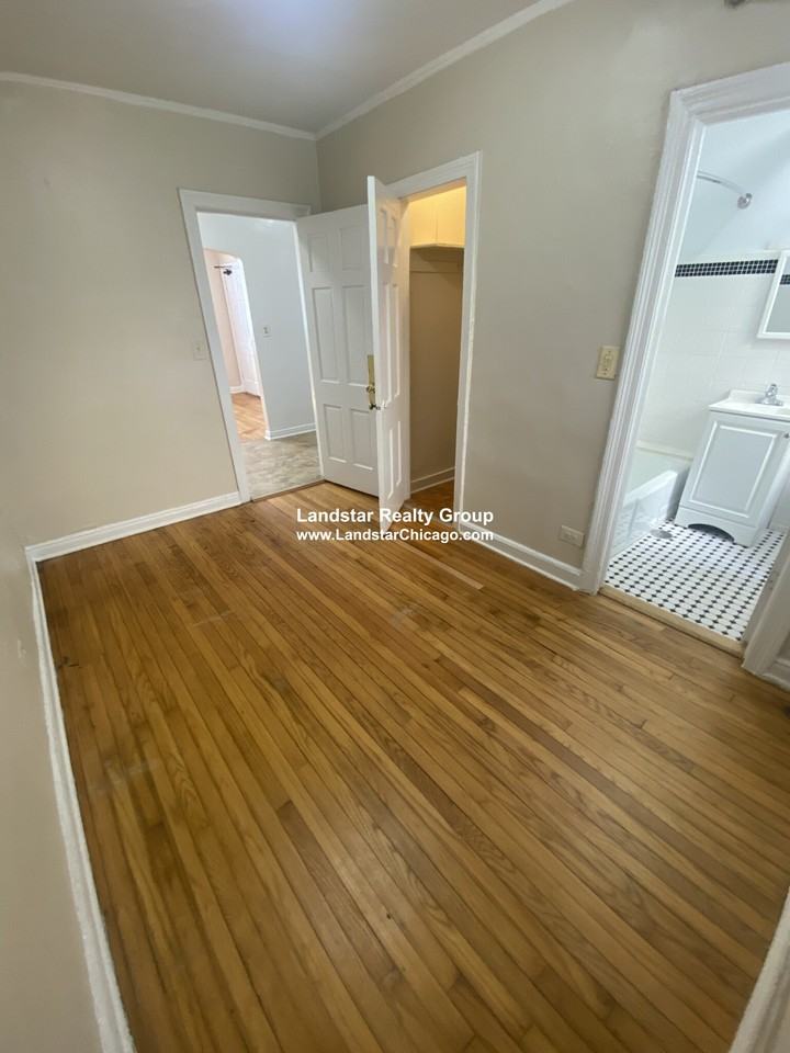 6912 N Ravenswood Ave #1B - Photo 4 of 8