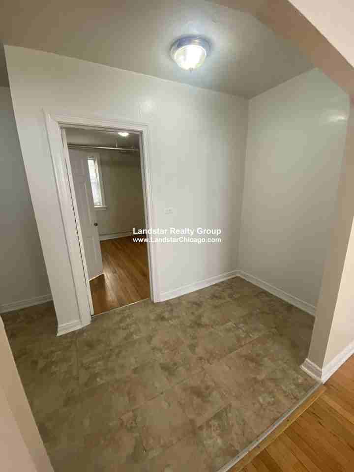 6912 N Ravenswood Ave #1B - Photo 5 of 8