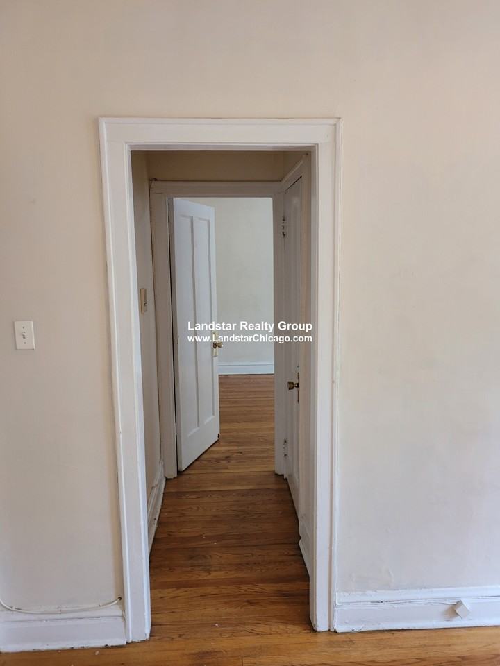 914 Reba Pl #3 - Photo 4 of 8