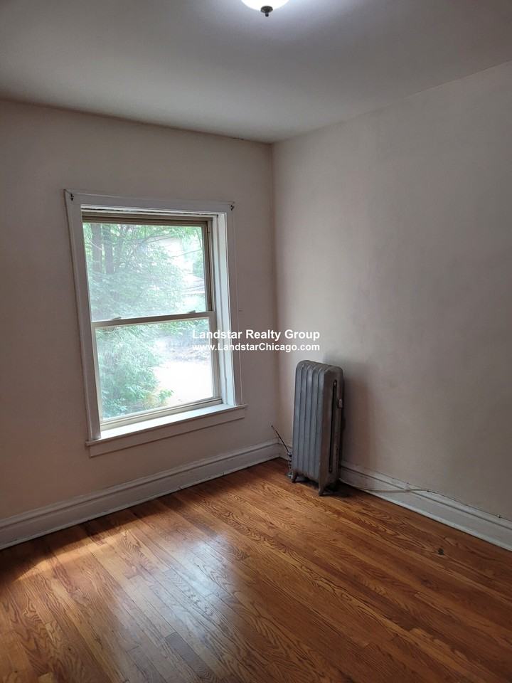 914 Reba Pl #3 - Photo 5 of 8