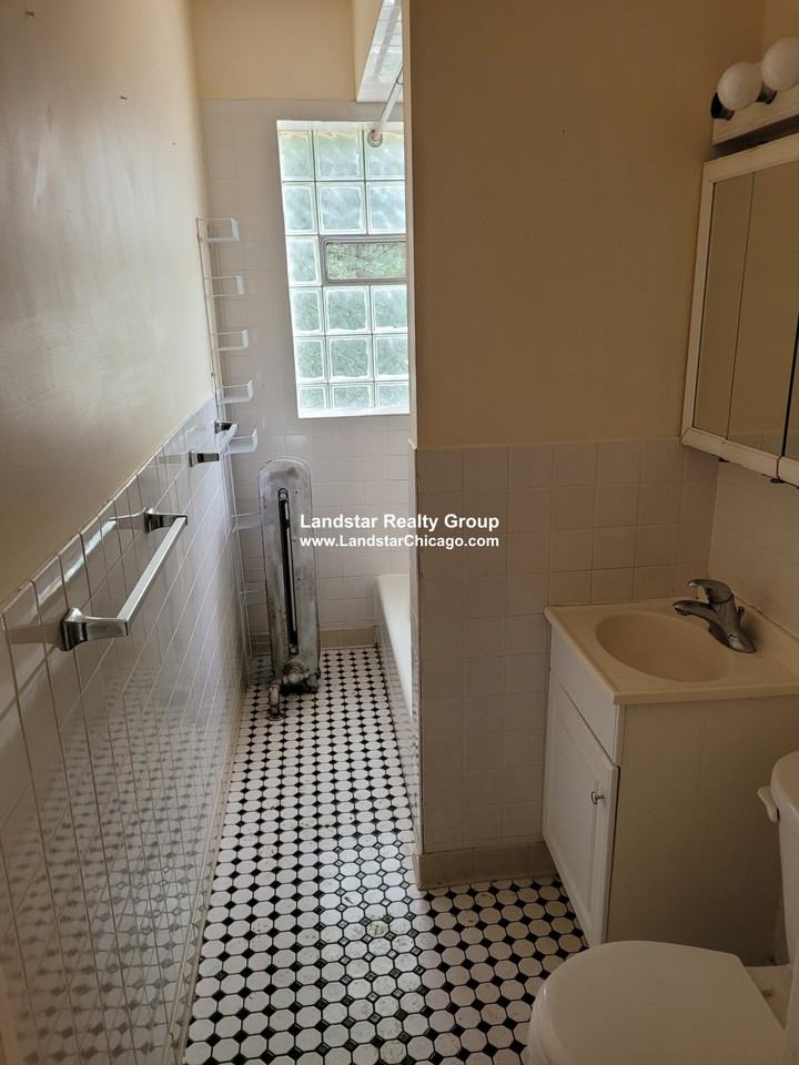 914 Reba Pl #3 - Photo 7 of 8