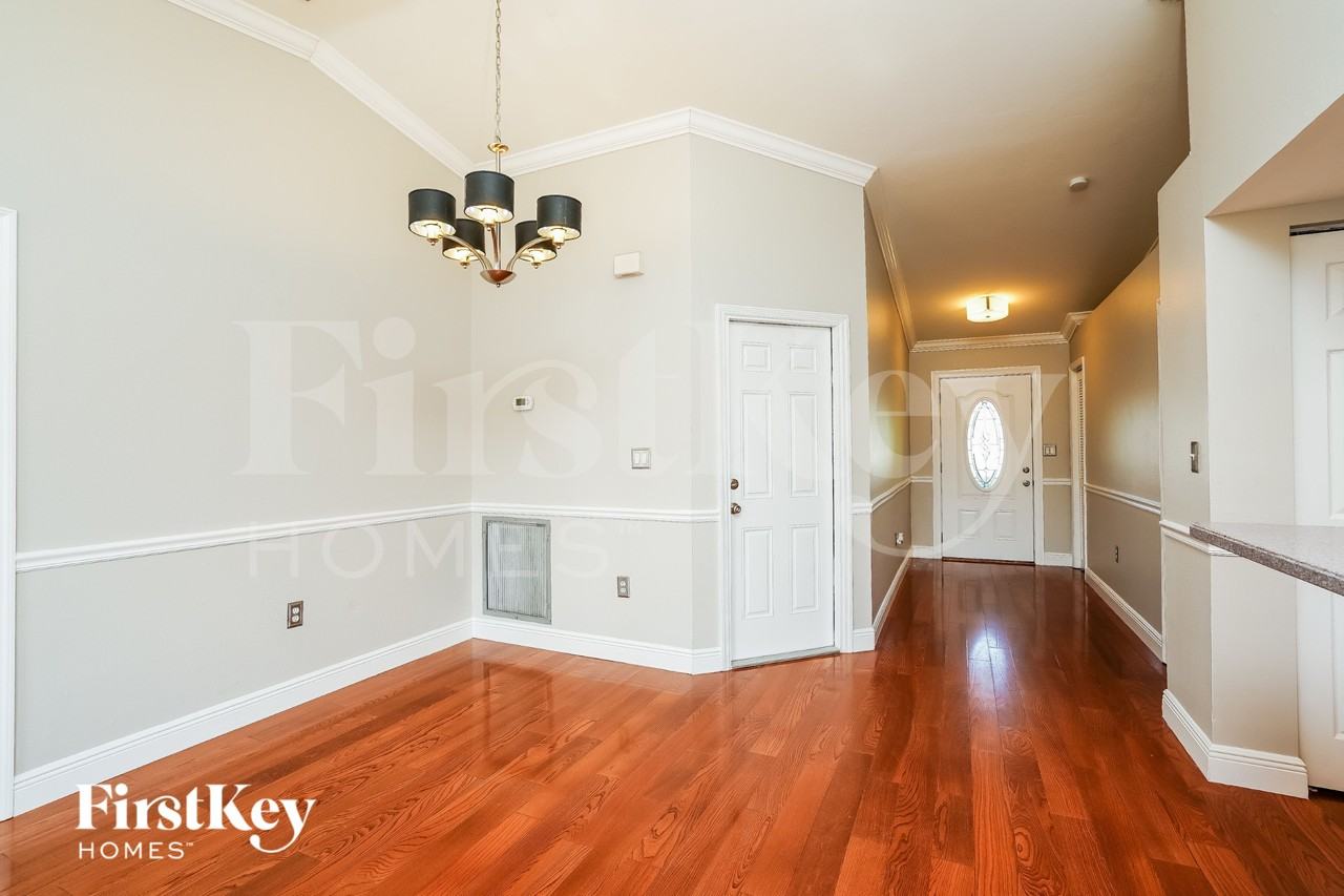 17261 Oriole Rd - Photo 4 of 16