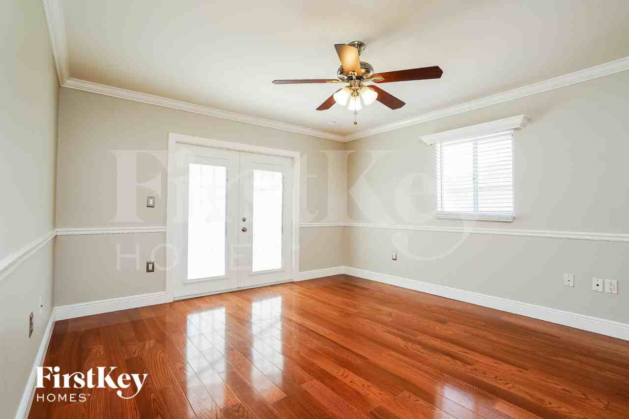 17261 Oriole Rd - Photo 7 of 16