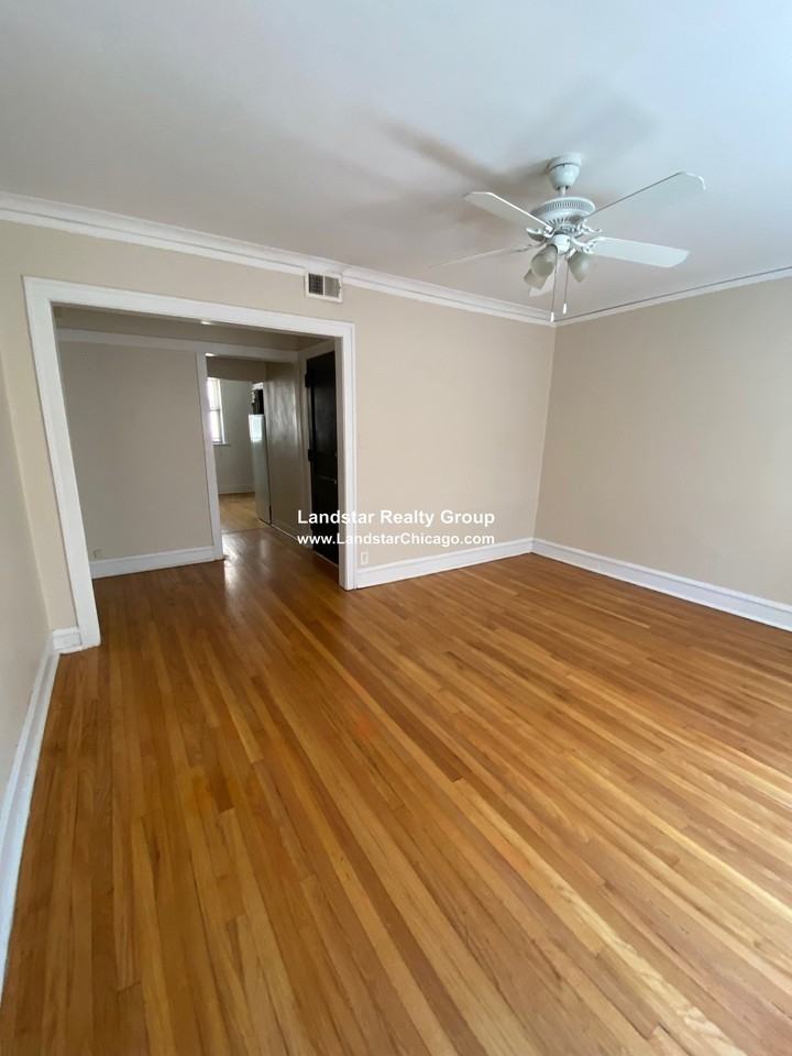1967 W Foster Ave #3 - Photo 2 of 17