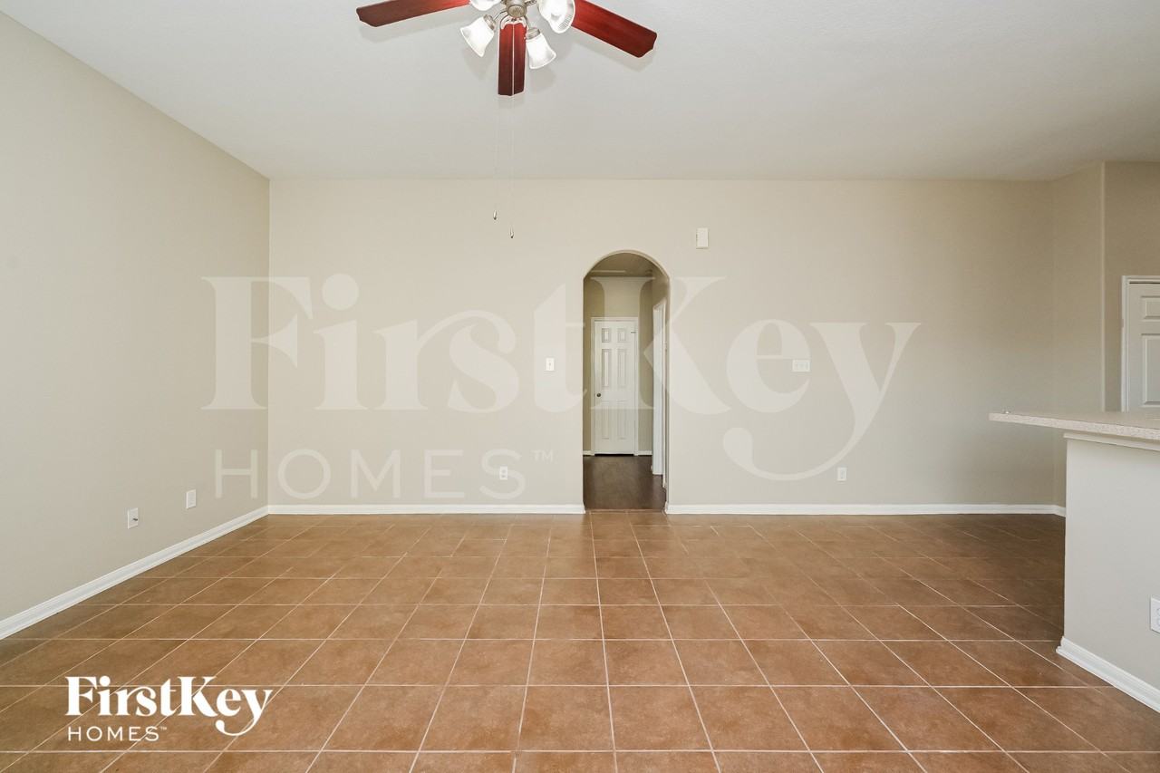 12919 Pecan Shores Dr - Photo 2 of 16