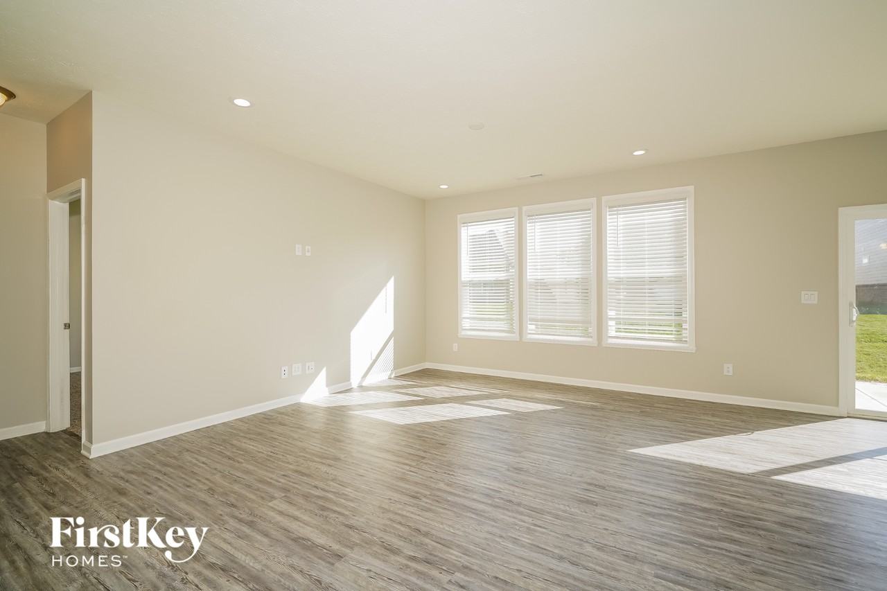 13390 N Carefree Ct - Photo 2 of 15