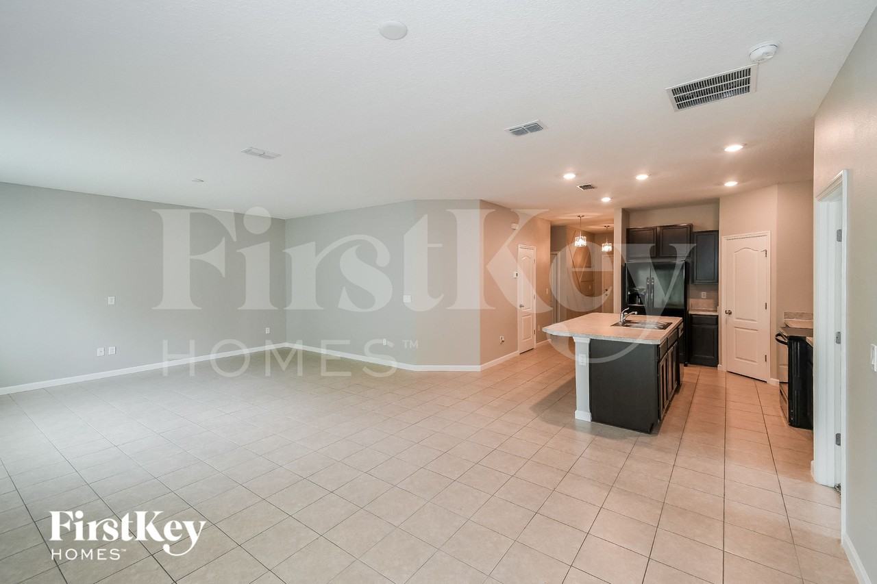 5592 Kellar Cir - Photo 5 of 15