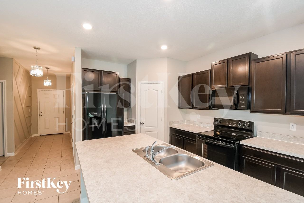 5592 Kellar Cir - Photo 6 of 15