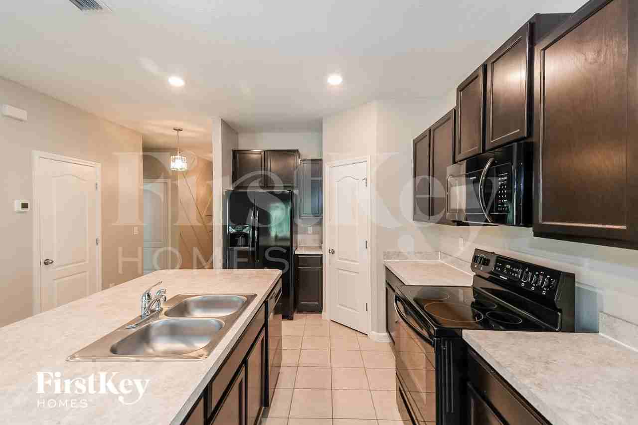 5592 Kellar Cir - Photo 7 of 15